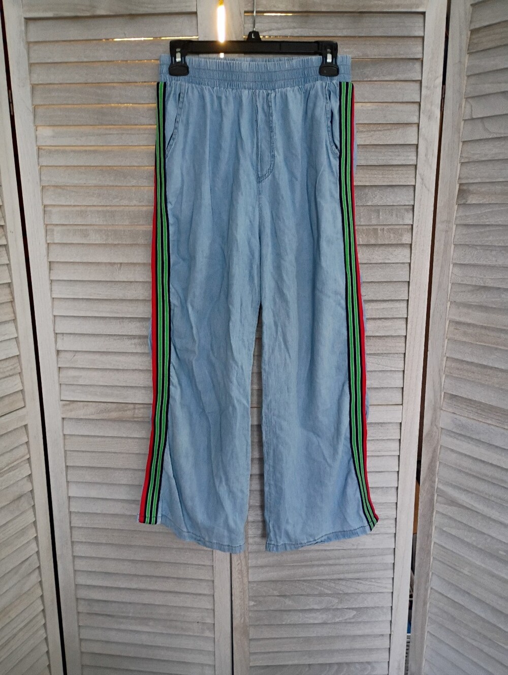 Runway Paris Size M (FITS LIKE SMALL) Light Wash Pull On Pants -No Pilling